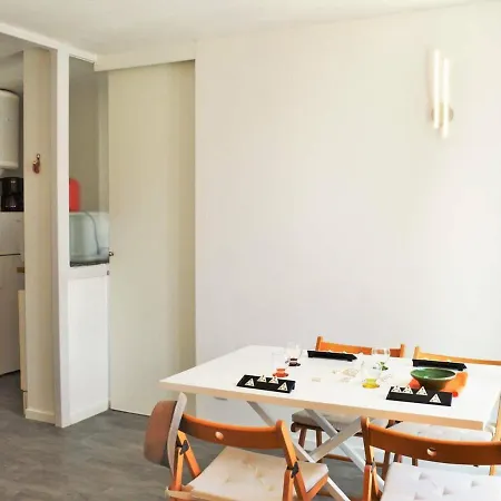 Climat. 4 Pers. Avec Parking Privatif Au Lavandou, Proche Centre Et - Fr-1-251-390 Апартаменти *